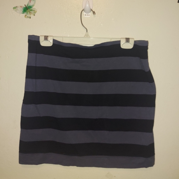 H&M Junior's fitted mini skirt- Blue Striped- Adorable Great Condition- Sz US L - Picture 2 of 6
